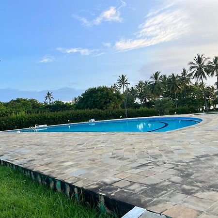 Waves And Wanderlust-ディアニ・ビーチ エクステリア 写真